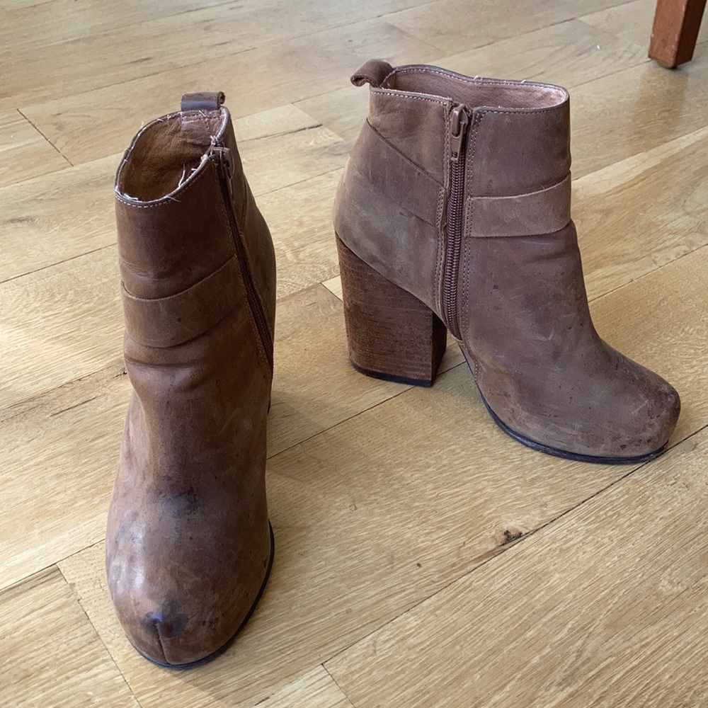 Size 7 Jeffrey Campbell brown leather boots
